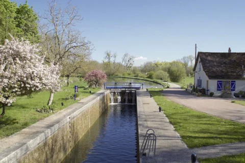 nivernais canal barge cruise